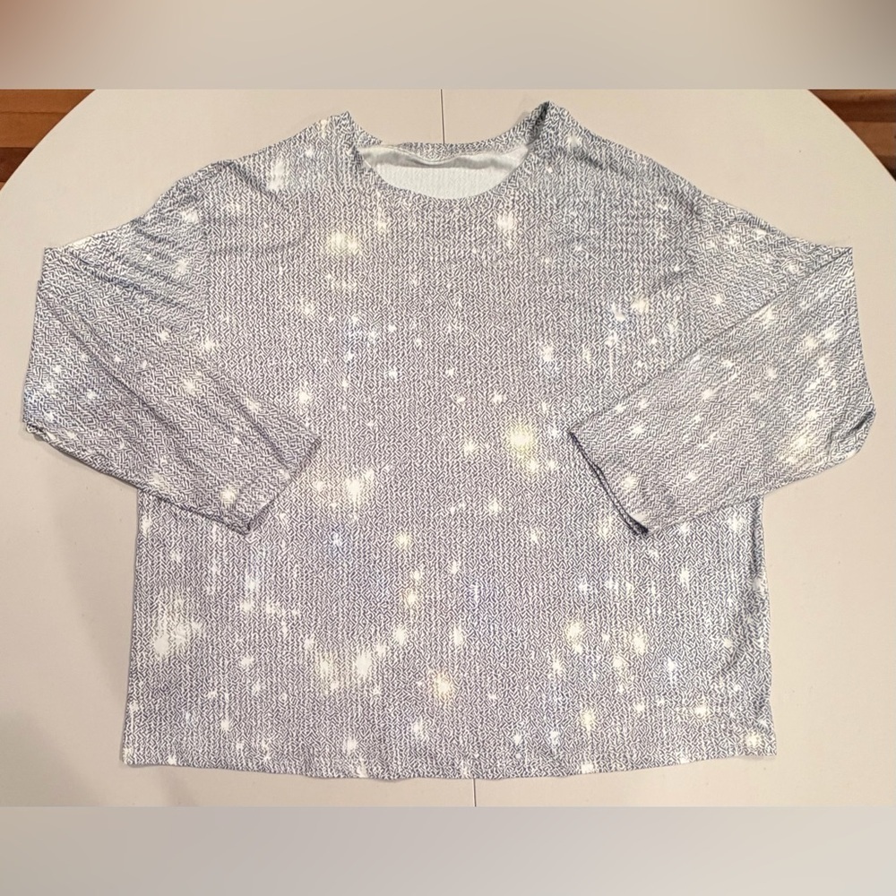 Women’s | plus size crew neck top. Size: 1XL
